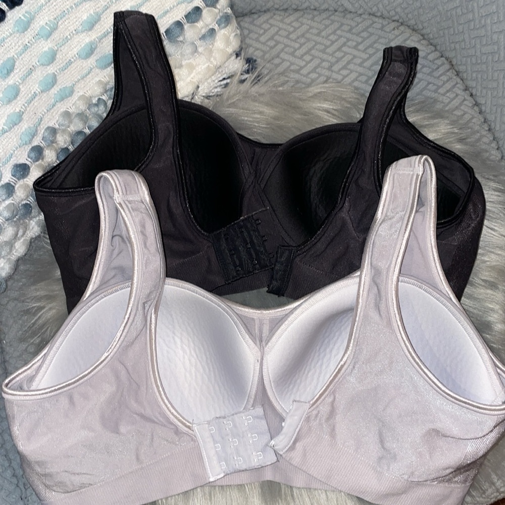 EUC Set of 2 Bali Bras - Picture 2 of 7